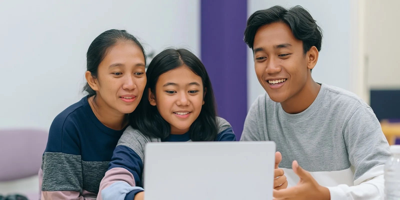 Literasi Digital untuk Anak: Panduan Orang Tua di Era AI